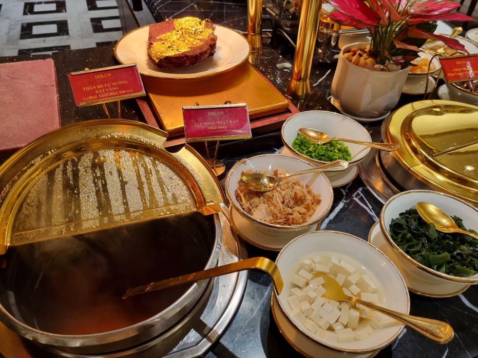 HANOI DOLCE BY WYNDHAM GOLDEN LAKE HOTEL BREAKFAST