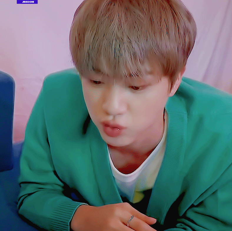  석진이에게 두가지의 눈빛이 있다고 한다