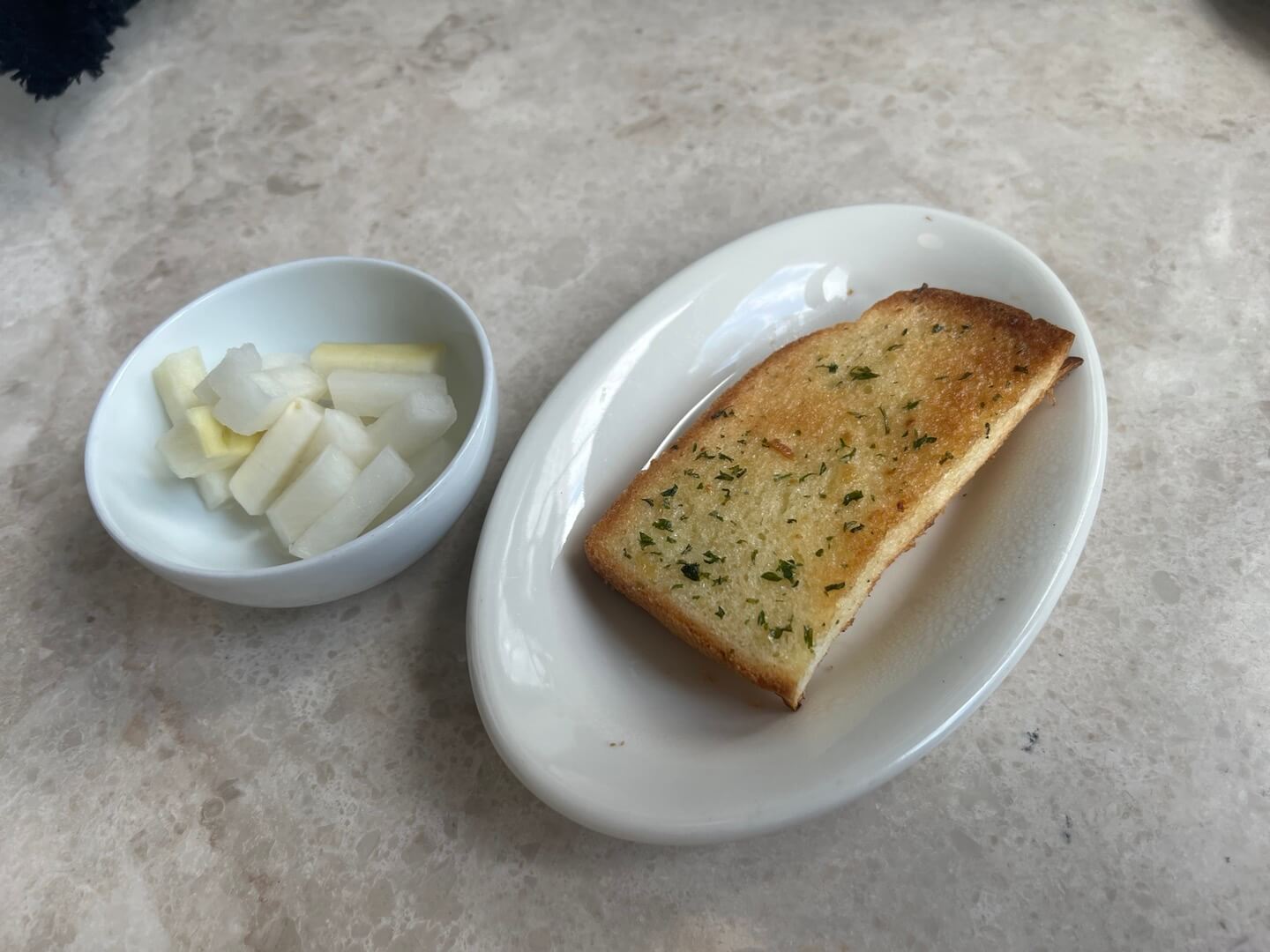 민수랜드-비스트로준 식전빵