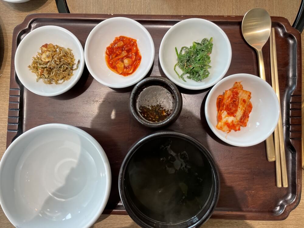 동탄-한국인의-밥상-기본찬-모습