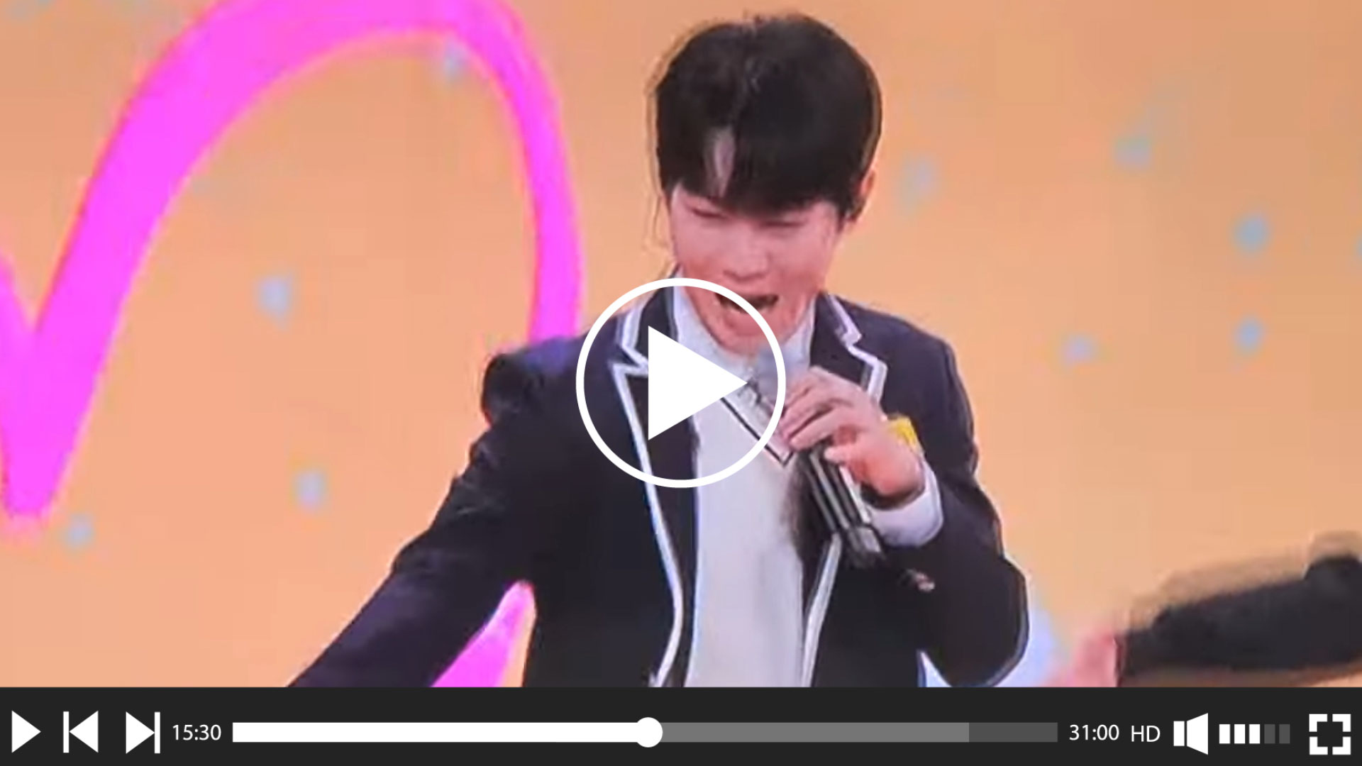  생활 속 필수 꿀팁을 알려주는 남자