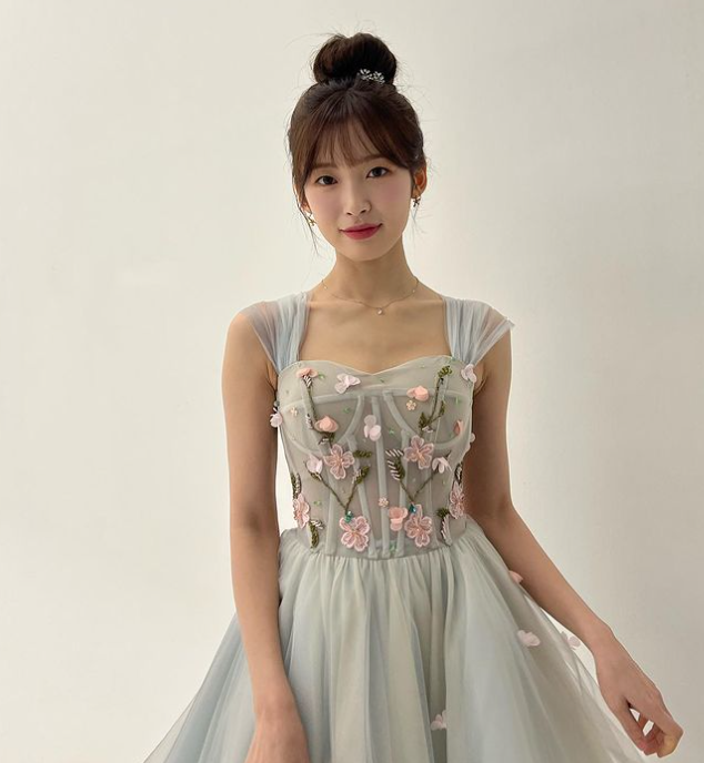  아린 오마이걸 나이 프로필 키 인스타 화보 청바지 고화질 과거