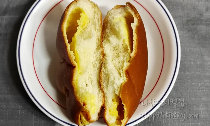 슈크림빵 단면
