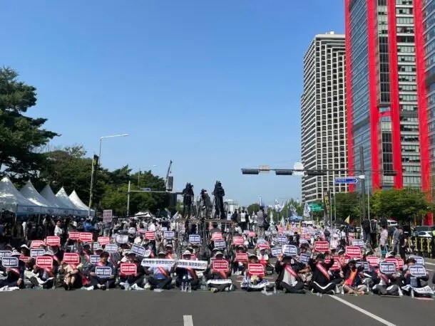 의협은 18일 전면휴진과 총궐기대회가 시작에 불과하며, 앞으로 더 높은 수위의 투쟁이 이어질 것이라고 경고하였다.
