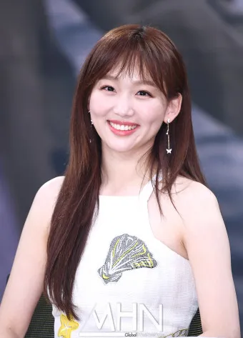 배우 진기주 프로필 나이 키 가족관계 데뷔와 언더커버 하이스쿨 오수아 역 설명_13