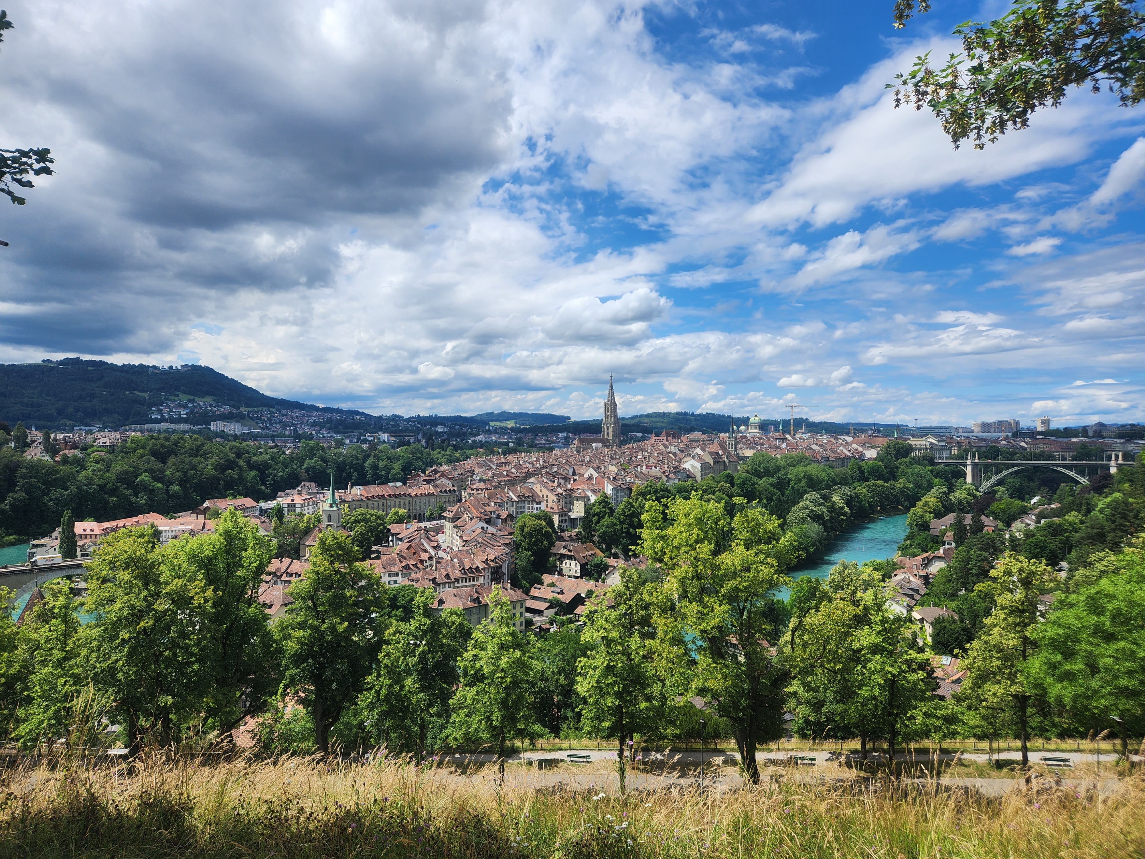  스위스 여행 전 꼭 알아야 할 필수정보 - 베른 Bern (짐 보관함,가이드 투어, 아이스 음료, 지역별 분위기)