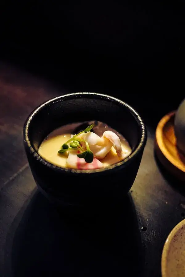 탱글하게 만들어진 계란찜 요리