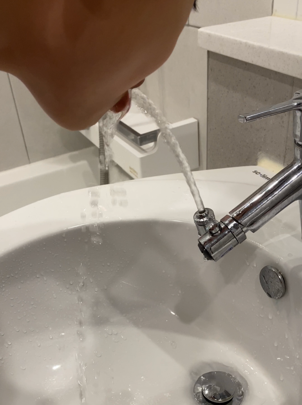 엄마 손목 보호해요~ 아이홈 아기비데 수전으로 7