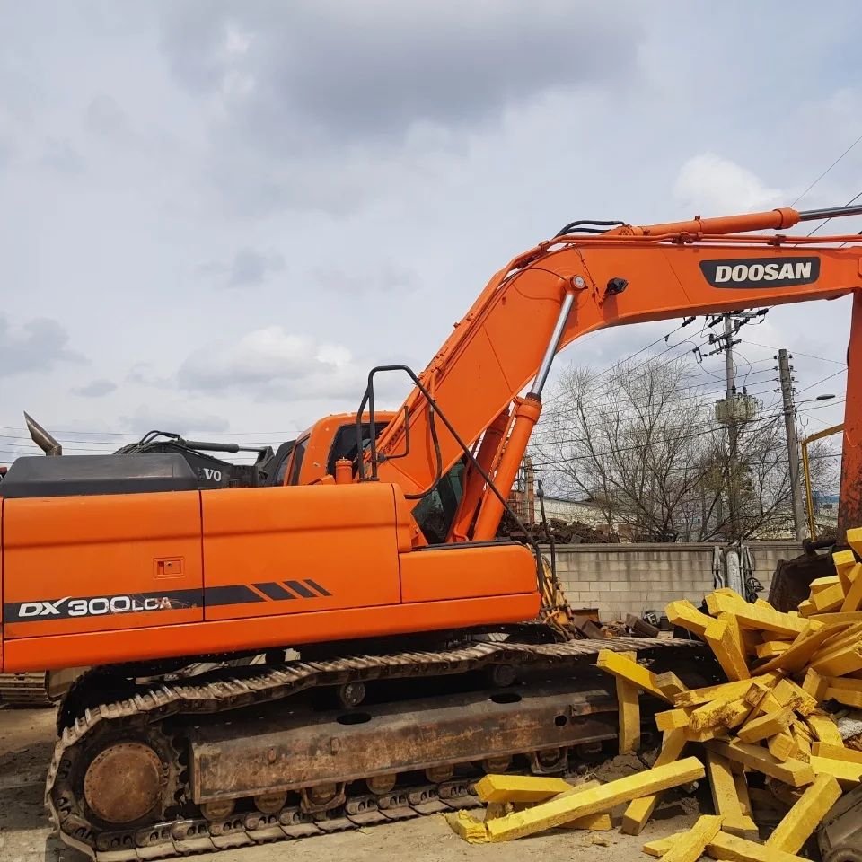  굴삭기 두산 DOOSAN DX300LC모델 2008년식 5200만원 판매합니다