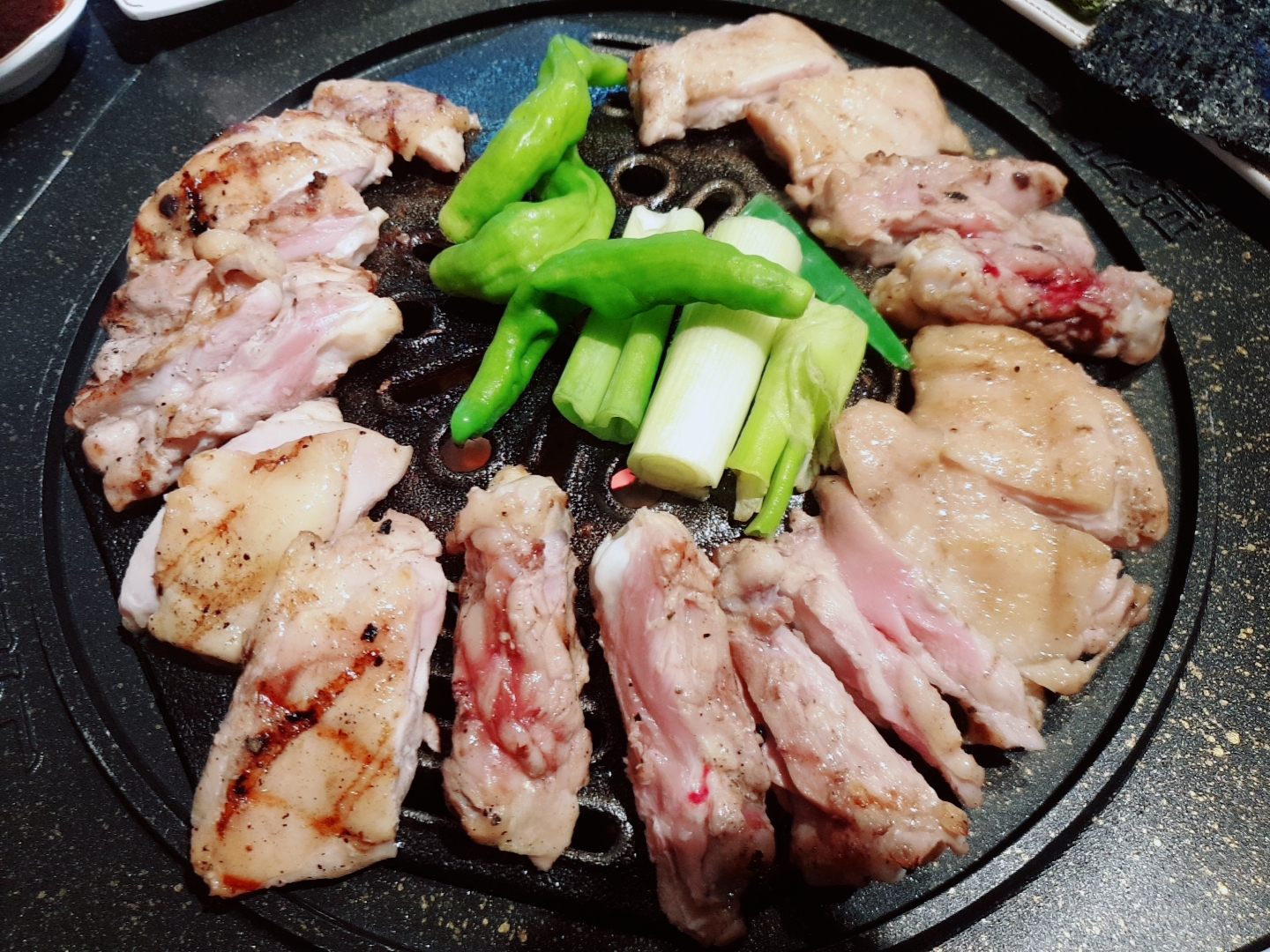  [영등포] 입에서 살살 녹는 숯불 닭갈비 '팔각도'