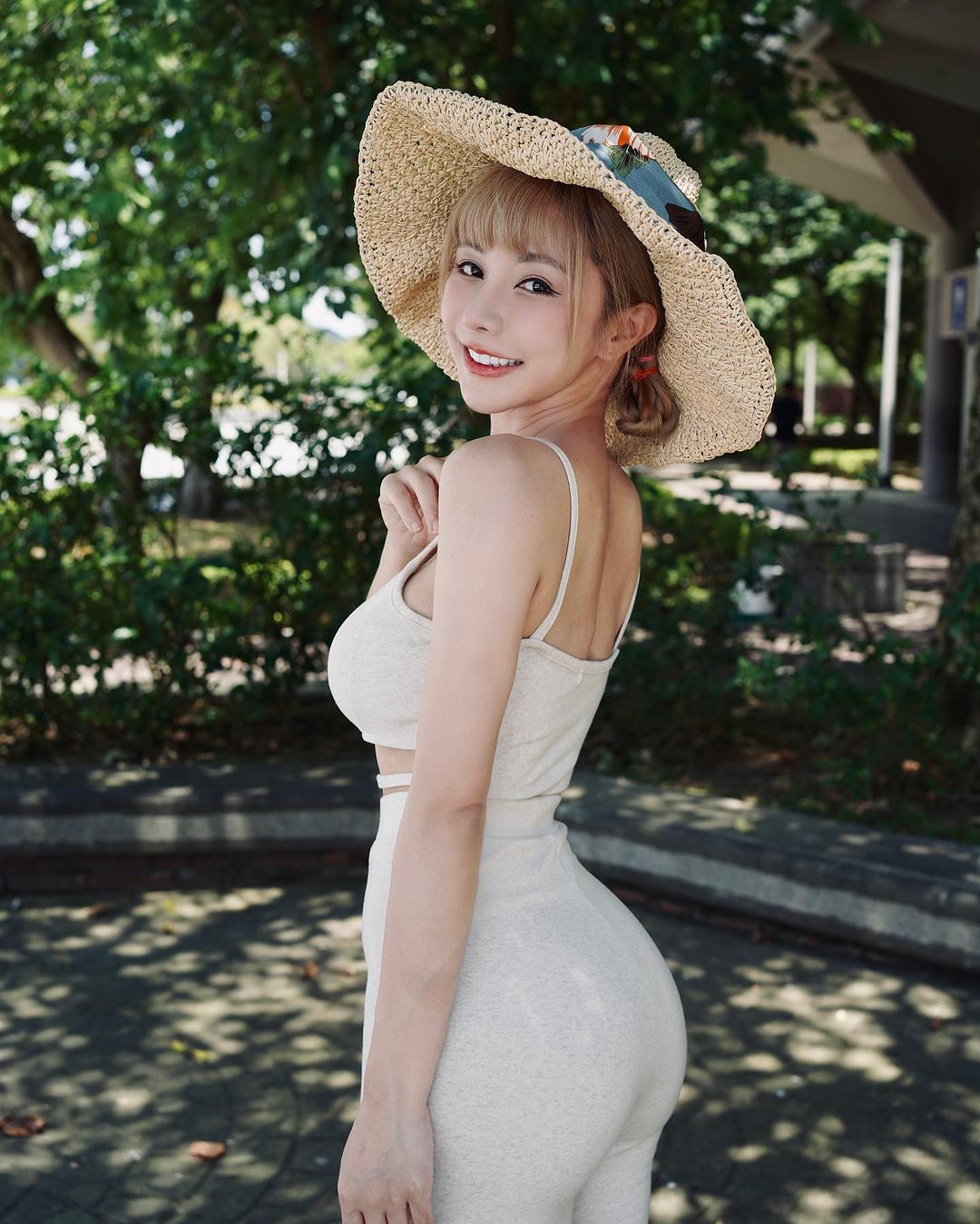 우이쉬안 (巫苡萱) WU YI-Hsuan=AVA WU1