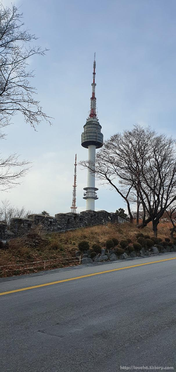 남산 Namsan/ 드디어 남산 타워가 바로 눈앞에 보이네요