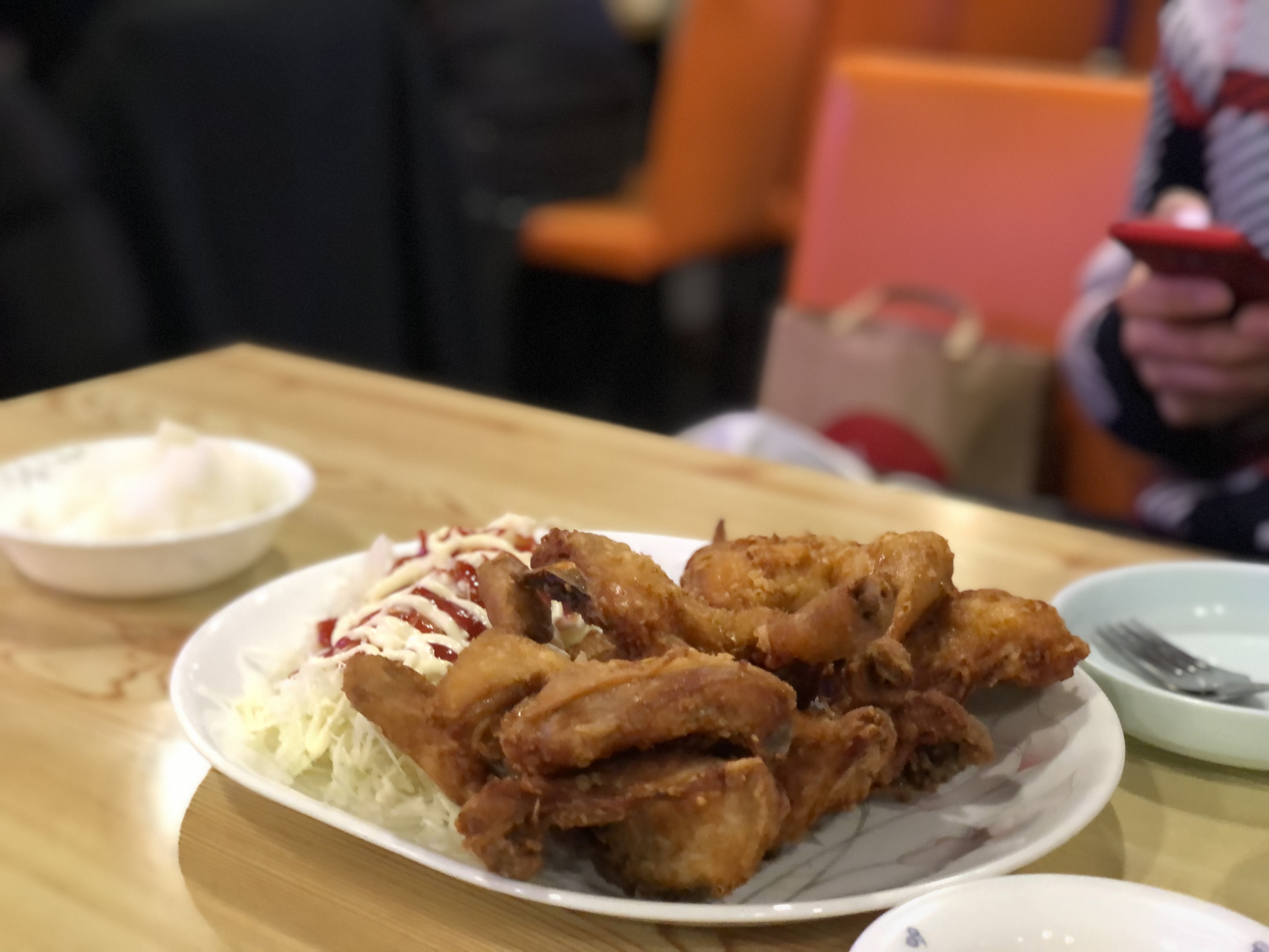  한 번 맡으면 절대 지날 칠 수 없는 마성의 냄새 보드람 치킨