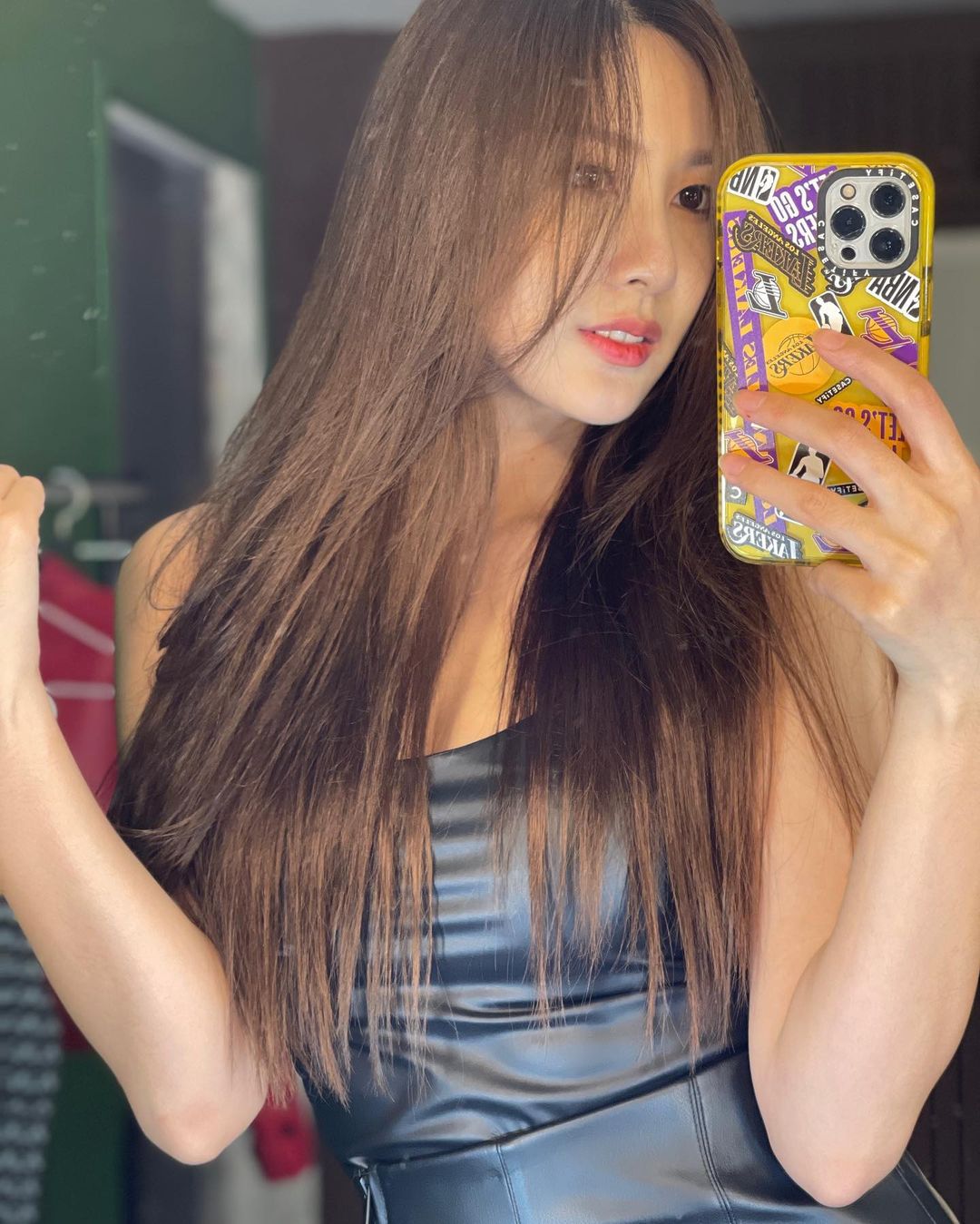  오하영 섹시 망사스타킹 패션 인스타그램 셀카 사진