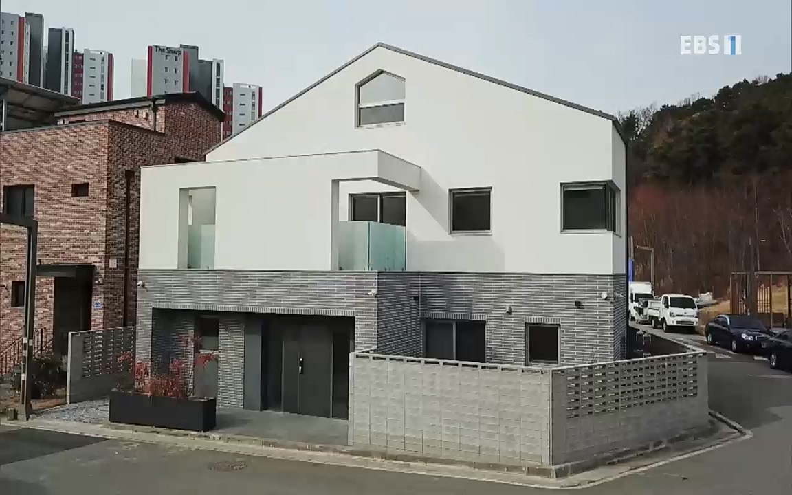 시댁과 처가, 함께 삽니다_ 건축탐구 집_ 220322.mp4_20220324_192006.654.jpg