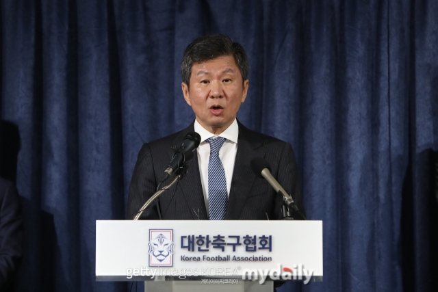  정몽규 회장, 클린스만 경질 후 고개 숙이다...팬들의 분노는 어디까지?
