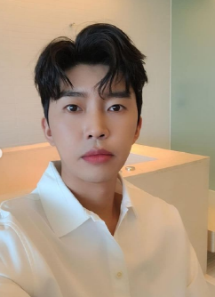  임영웅, 국내 트로트 가수 중 구독자수 최고