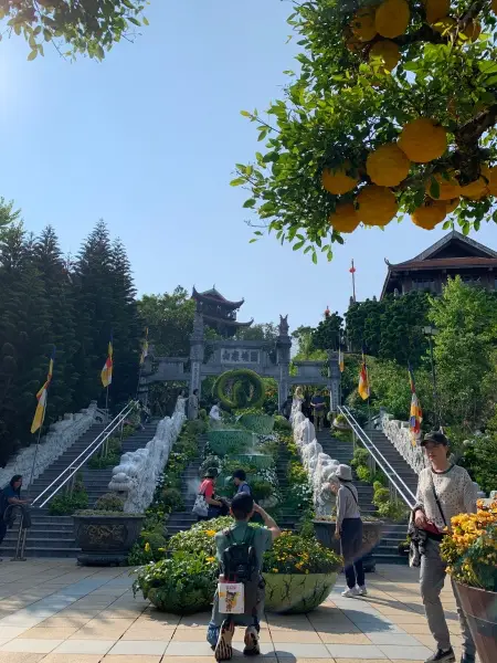 린응 사원 입구 계단