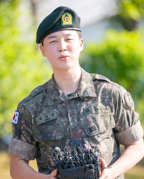 연천에 울려 퍼진 함성: 지민·정국 전역식 현장과 BTS 완전체 컴백 기대감