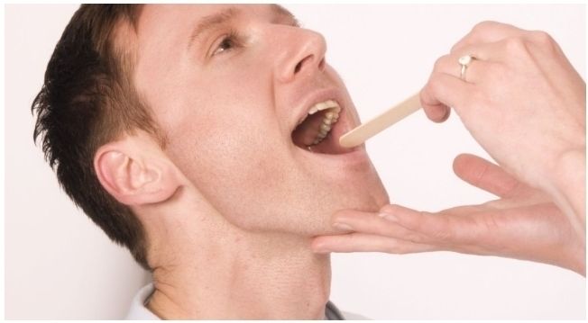 침 삼킬때 목통증