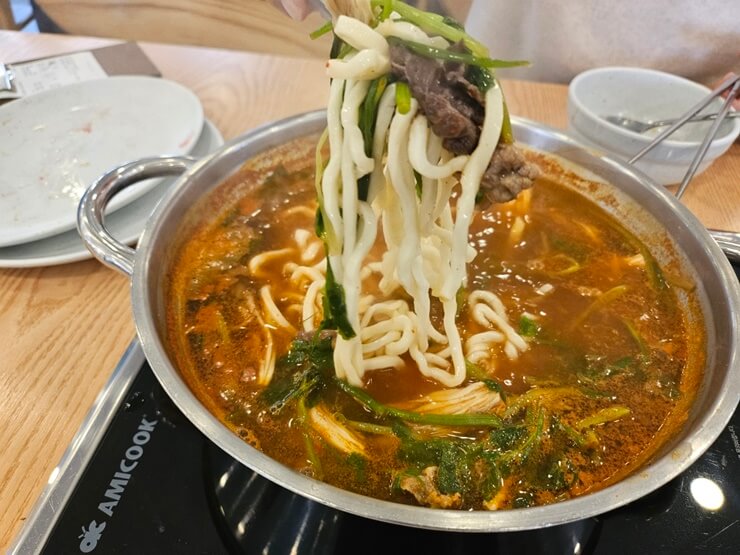 칼국수 맛도 굿굿굿!!