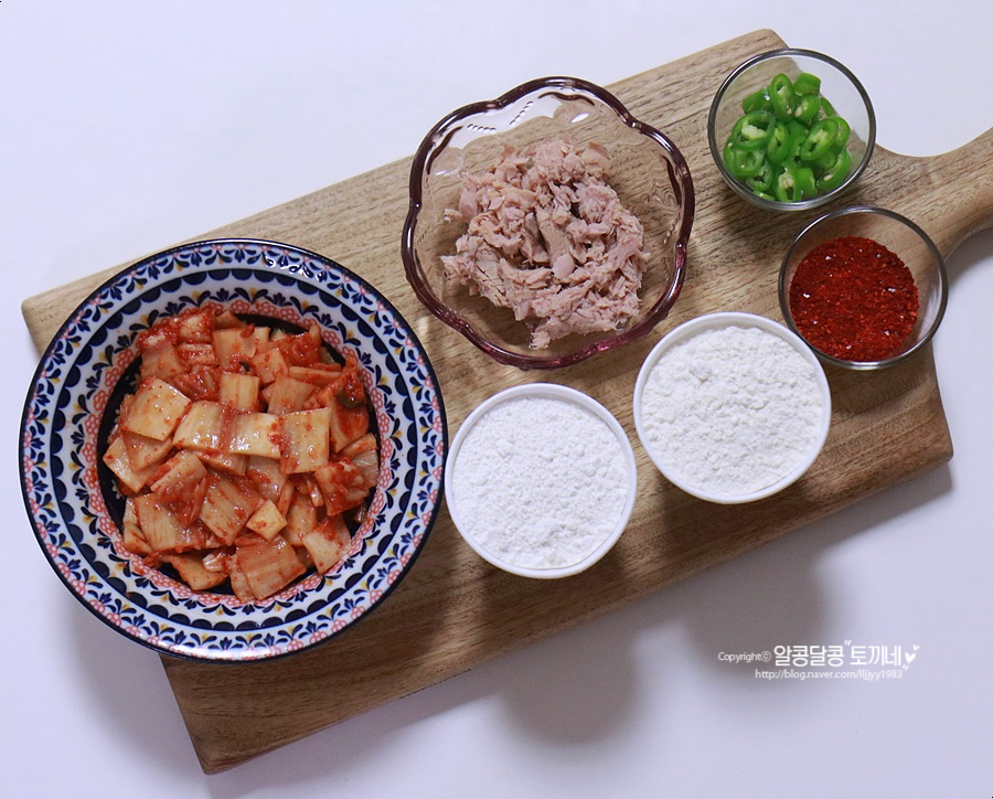 황금 레시피에 반했다! 백종원 김치전 9