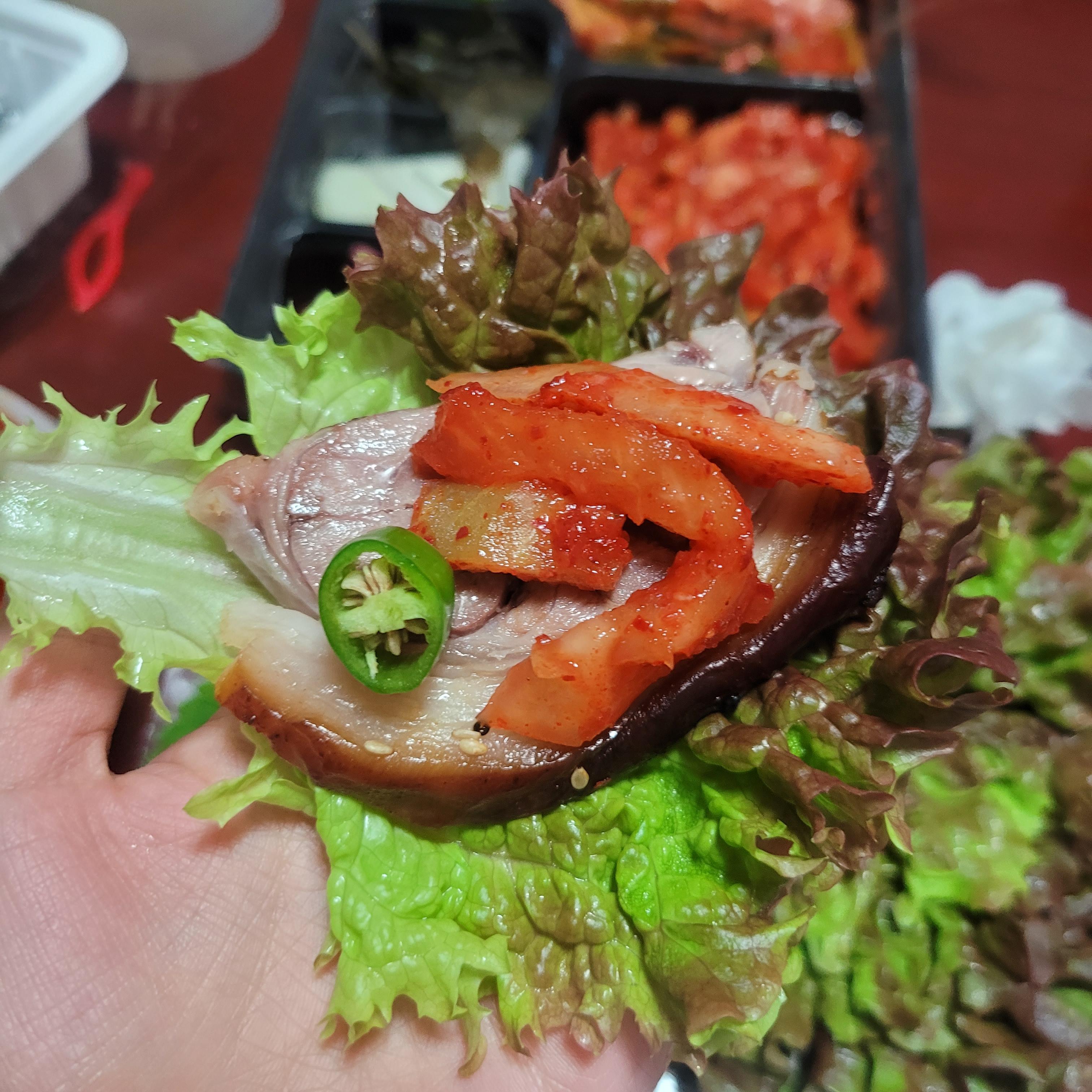  야식은 원래 갑자기 찾아오는 것 행족보쌈 배달