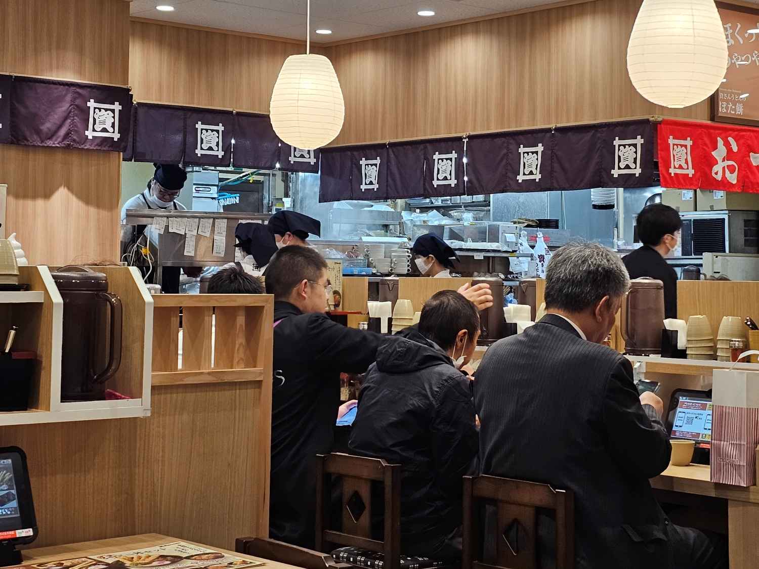 후쿠오카 24시간 기타큐슈 대표 먹거리 현지인 소울푸드 스케상 우동 맛집 추천 고쿠라역 점심 우오마치