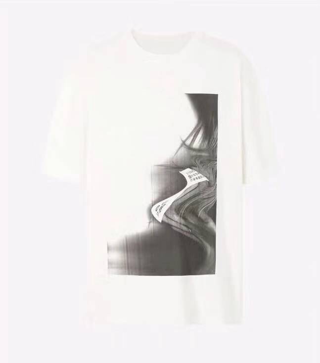  [MAISON MARGIELA] 메종 마르지엘라 일루젼 프린트 반팔 티셔츠