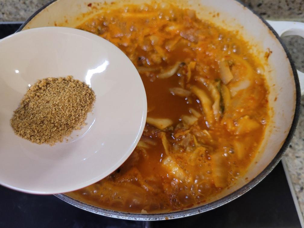 참치김치찌개 맛있게 끓이는 법 설탕