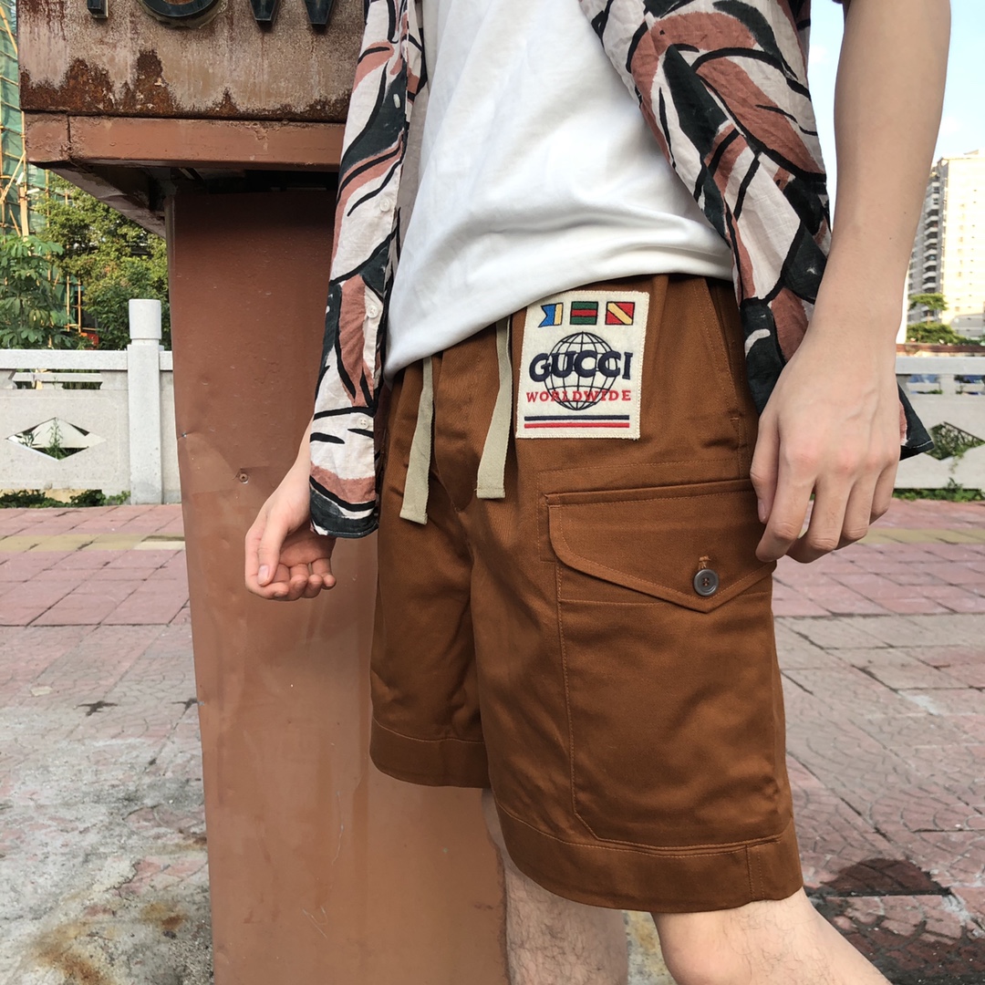  [GUCCI] 구찌 월드와이드 로고 패치 코튼 드릴 쇼츠 598636 ZADBP 2543