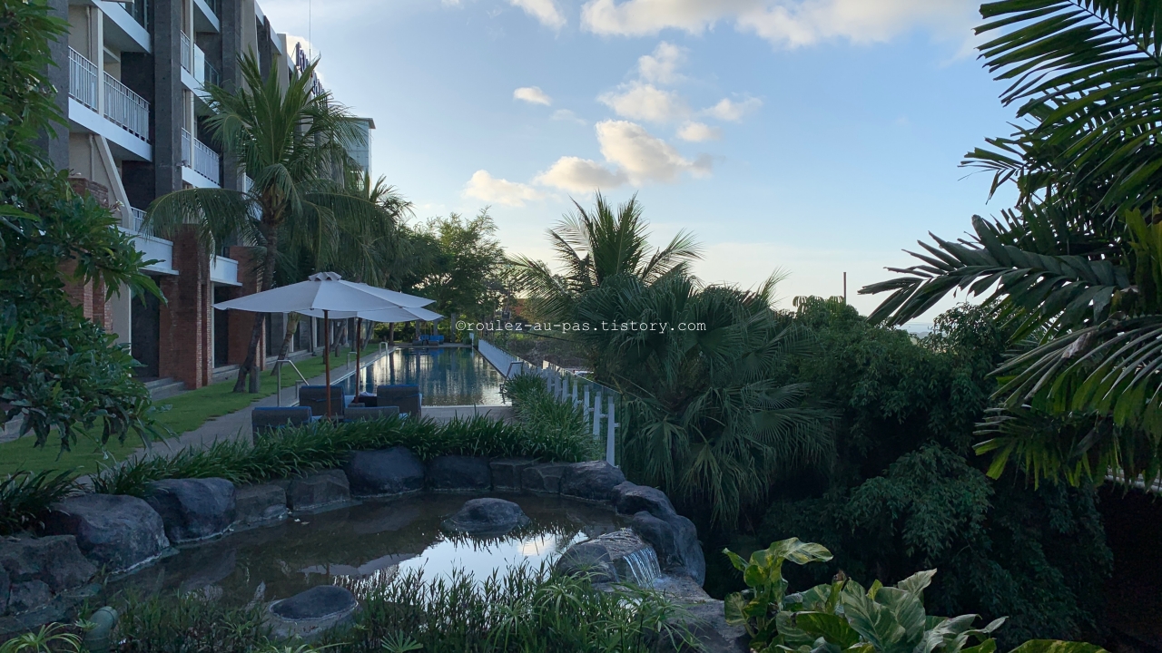 HOTEL-FPBS-BALI-UNGASAN-POOL