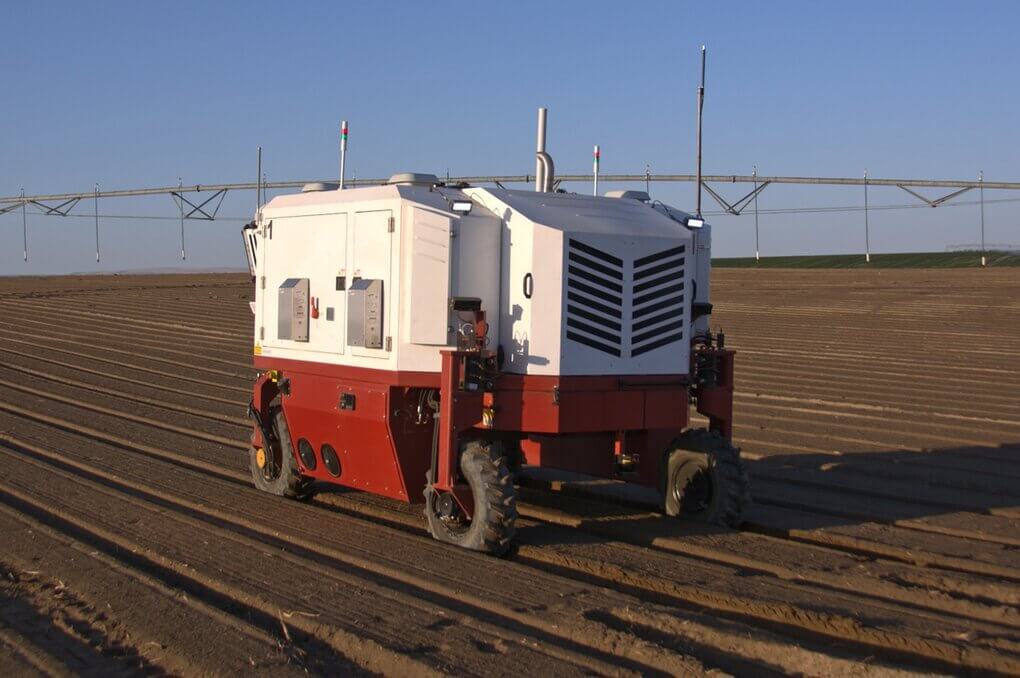  레이저로 잡초 제거하는 로봇 VIDEO:Carbon Robotics Disrupts Farming Industry with Autonomous Weeders