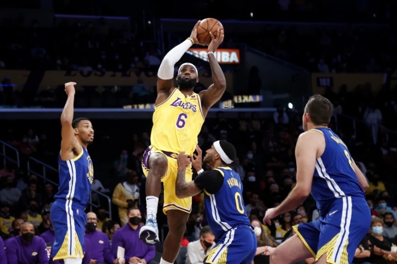 골든스테이트 워리어스 그린 NBA 프리시즌 LA 레이커스 골든스테이트 워리어스가 격돌 , 레이커스 BIG 3 출격 , 1