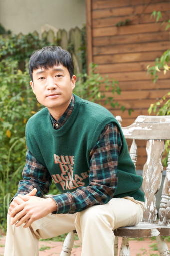 조우진 남자배우상 과거 결혼 아내 69