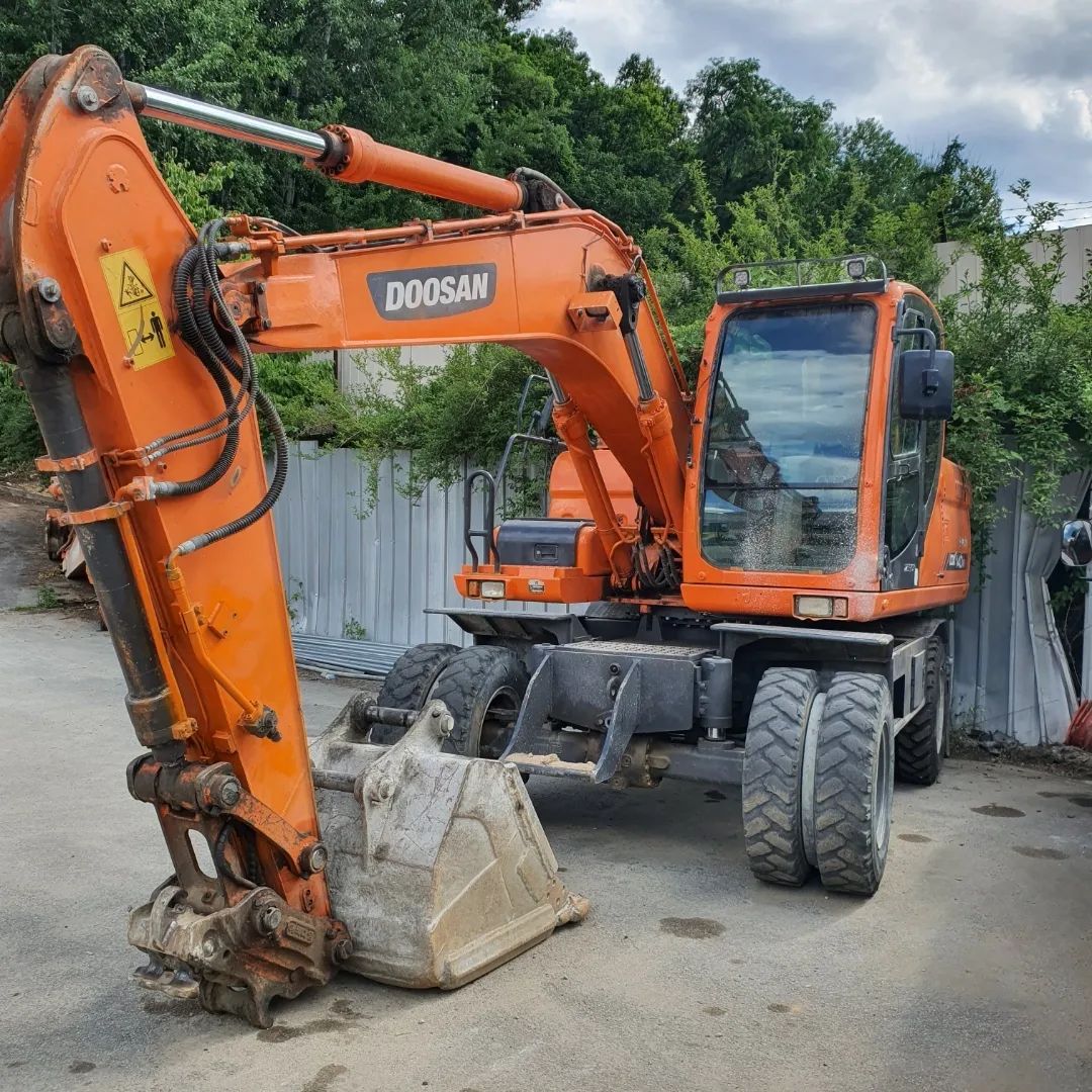  두산 DOOSAN Dx140w모델 2014년식 6500만원 판매합니다
