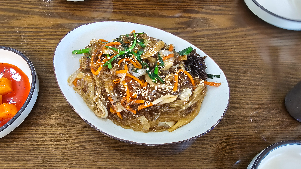 김해맛집 강동동맛짐 돌솥비빔밥과 잡채