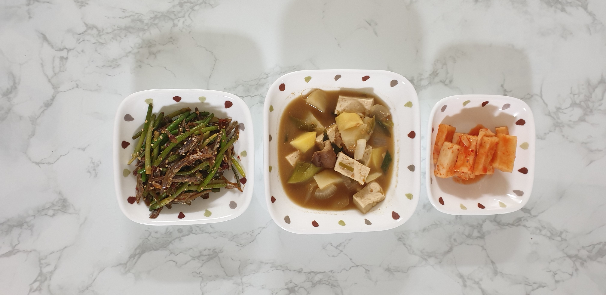  미워했던 된장을 멸치다시마 육수로 구수하고 맛 깊은 된장찌개 끓여봅니다