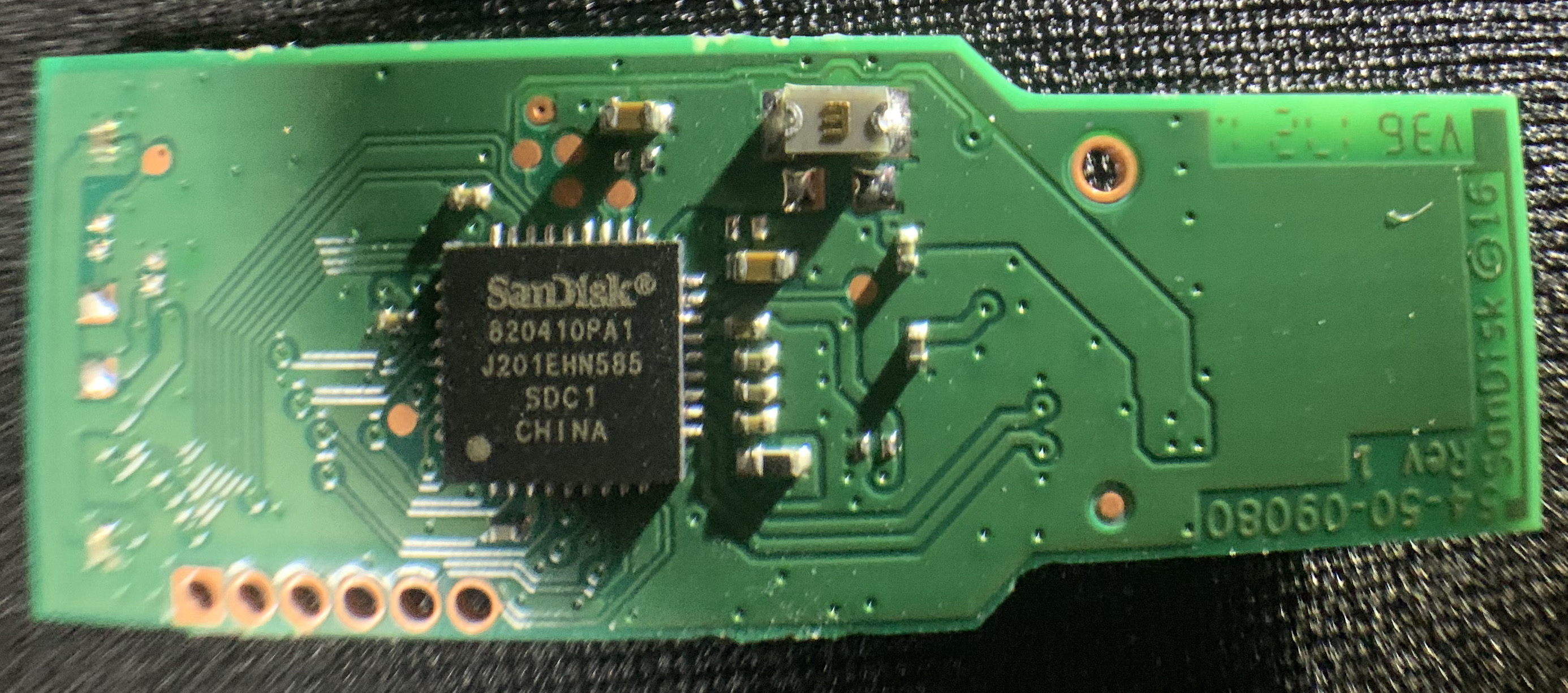SanDisk Cruzer Blade 32GB (SDCZ50-032G-B35) PCB, Controller
