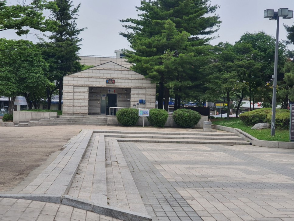 나는 인천에 있는 무료 코로나19 테스트 센터 아트센터에 있다. 19