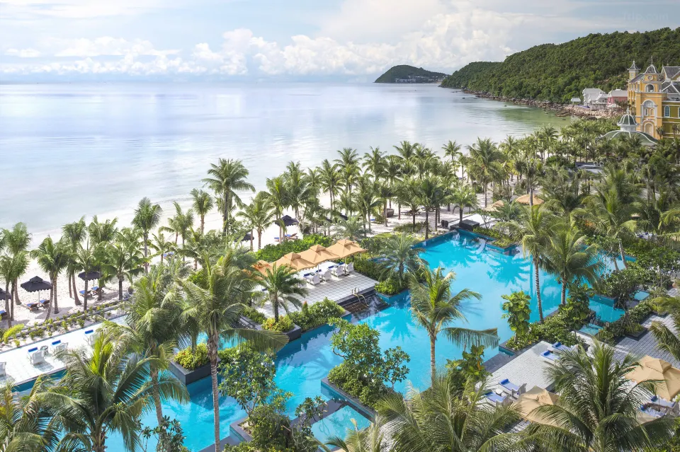 JW Marriott Phu Quoc Emerald Bay Resort &amp; Spa Sand Pool and Khem Beach