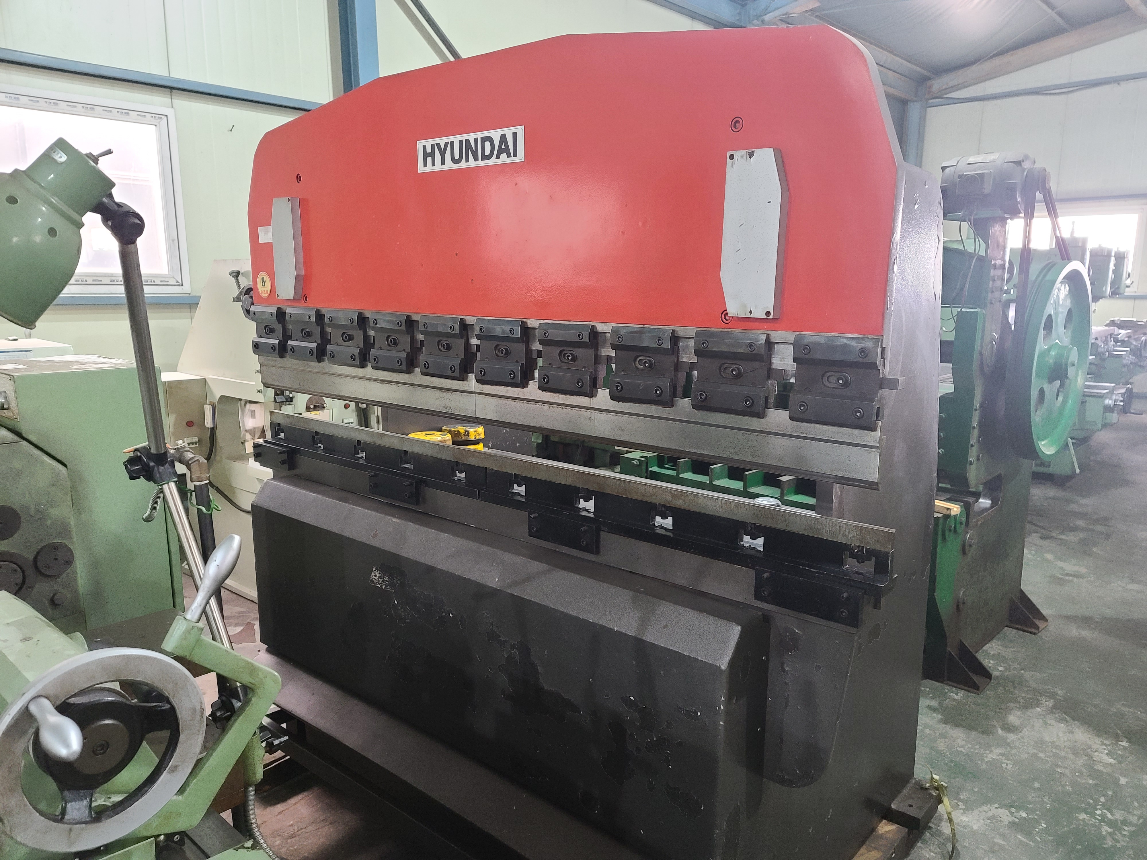 [공작기계 > 절곡기] 유압절곡기 1