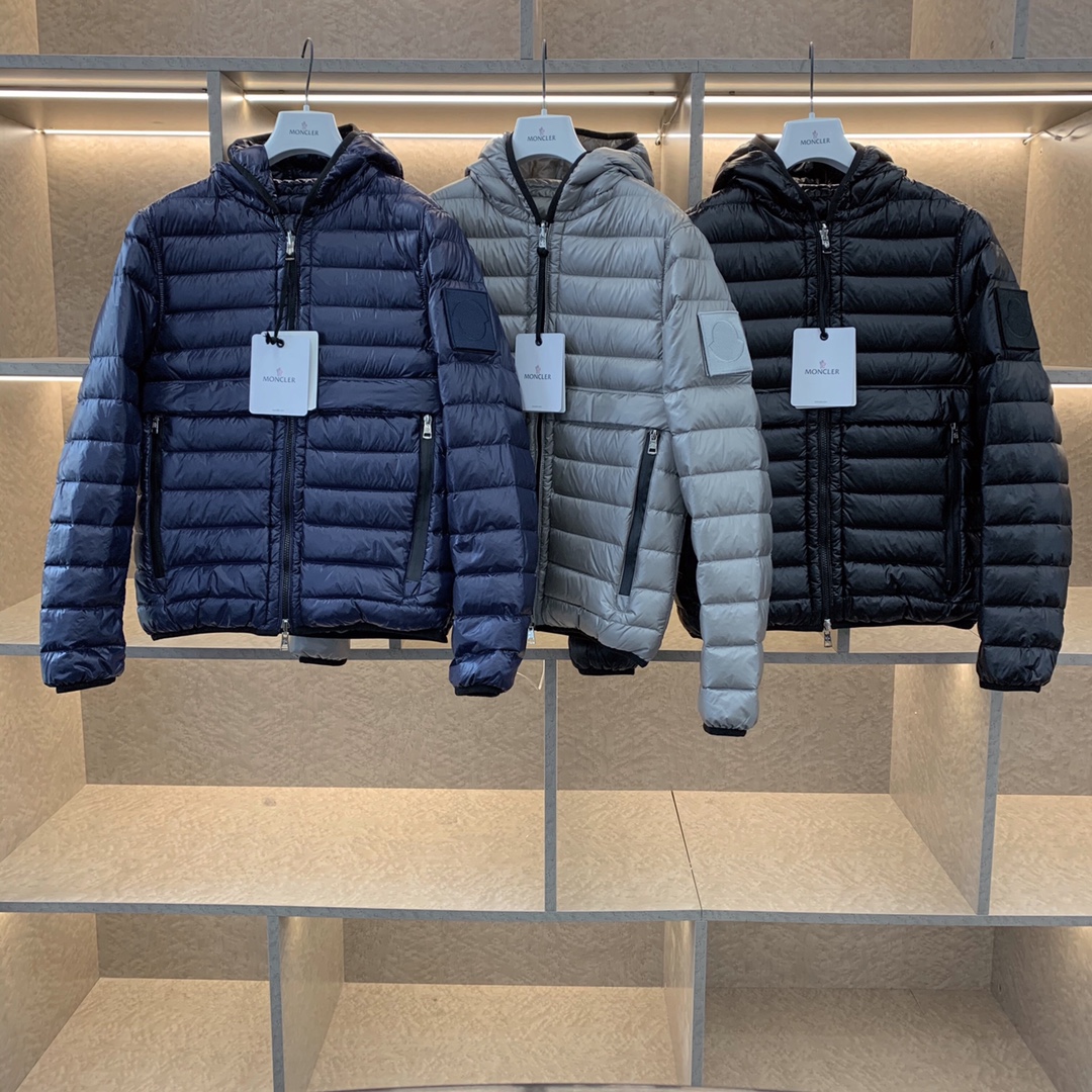  [MONCLER] 몽클레어 패치 로고 집업 경량 다운 패딩 자켓 (3 COLOR)