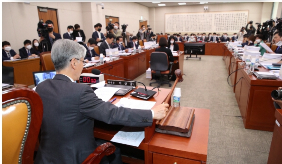  법사위원장 권한