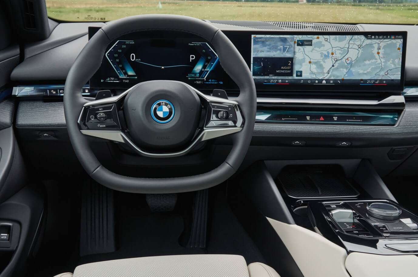 2025 BMW 5시리즈 하이브리드 제원 포토 연비 530e 정보 