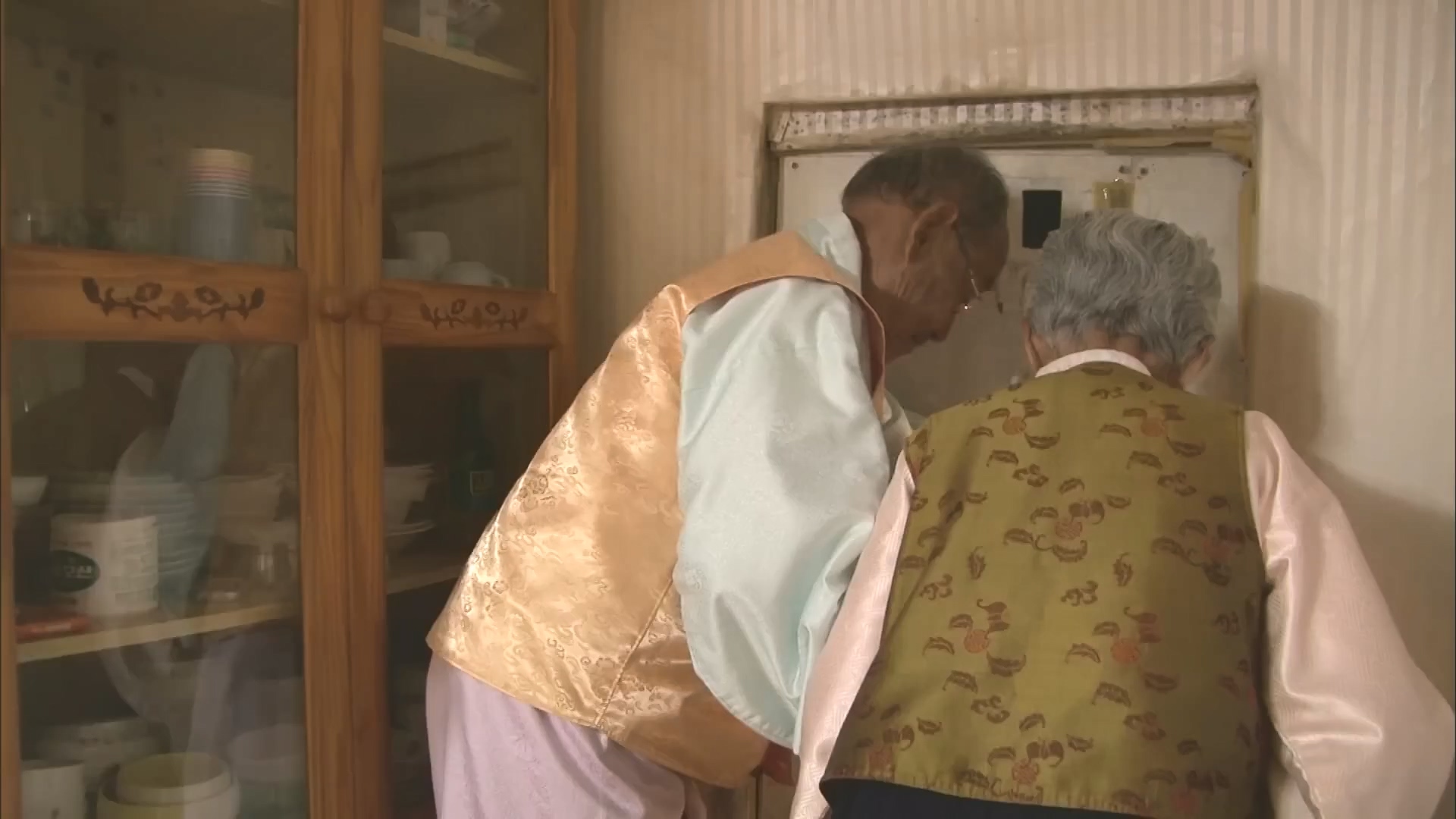[인간극장 다시보기] 다시 태어나도 서로밖에 없다 하시는 백발의 황혼 부부, 따뜻하고 싱그러운 신혼일기 제2막이 시작된다 KBS 방송.mp4_20240415_133439.735.jpg