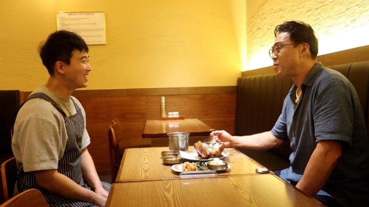 장작구이집-열혈청년