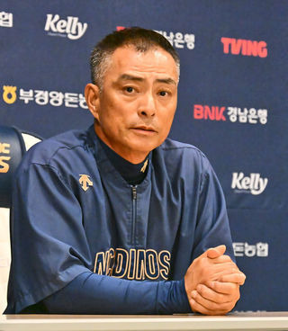 공필성
감독
야구