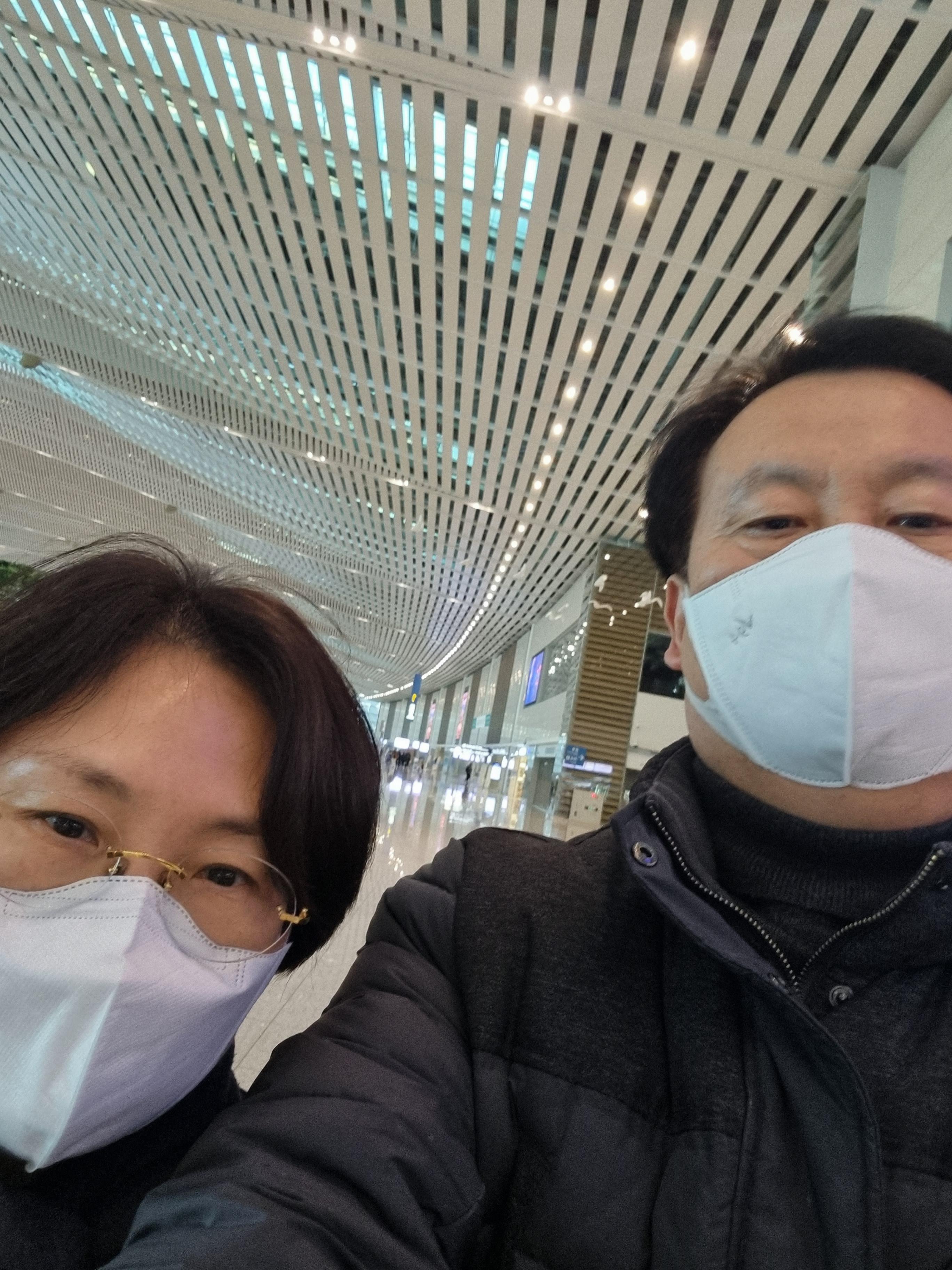  편안한 듯 언제나 바쁜 공항 가는 길