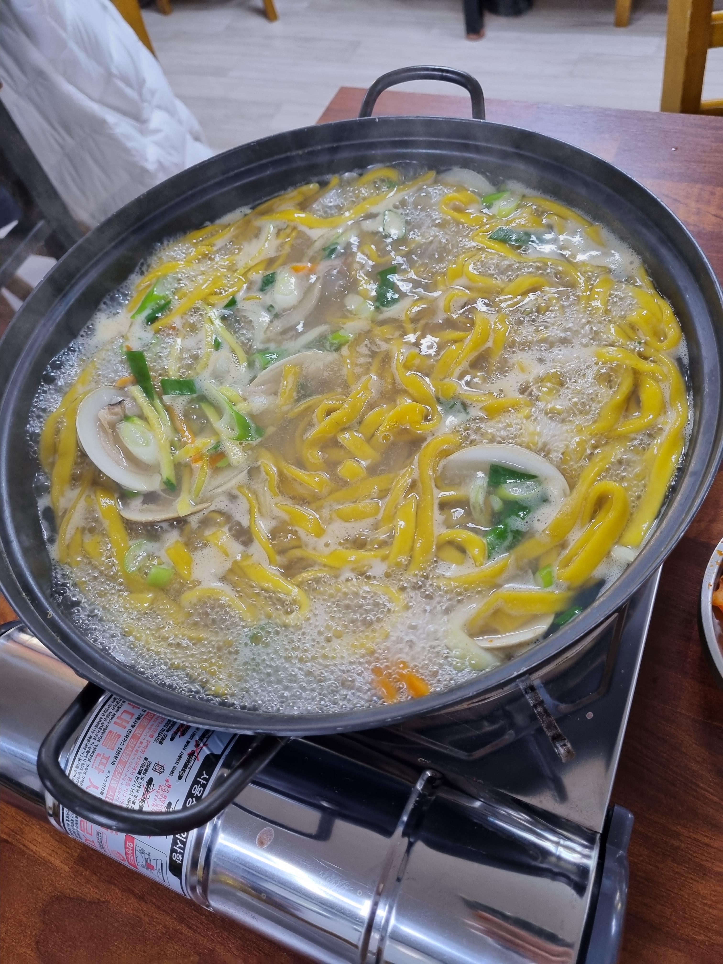 알콩달콩_백합칼국수